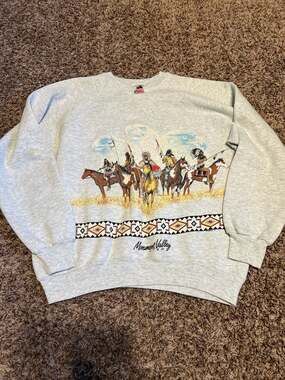 Vintage 1991 Habitat Monument Valley Utah Native American Eagle Graphic Sweatshi